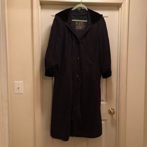 Ladies lined long coat, black